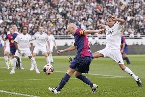 Football: Iniesta's retirement match in Tokyo