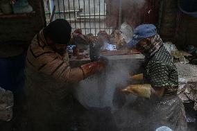 Kashmiri Dyeing Fabric Labour In Decline