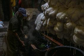 Kashmiri Dyeing Fabric Labour In Decline