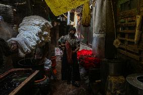 Kashmiri Dyeing Fabric Labour In Decline