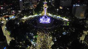 Fans Celebrate America's Victory Over Monterrey