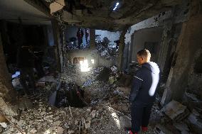 Hamas Says Israeli Strikes Kill 50 - Gaza