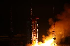 China Launches New Satellite Group