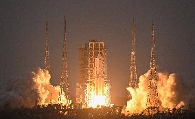 China Launches New Satellite Group