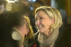 Marine Le Pen Inaugurates The Christmas Market - Henin-Beaumont