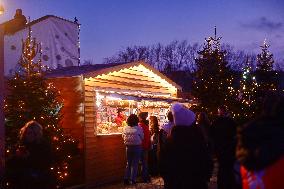 Anne Hidalgo Inaugurates Christmas Market - Paris