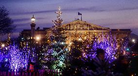 Anne Hidalgo Inaugurates Christmas Market - Paris