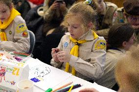 Plast members set up Workshop of Good Deeds at Kyiv Central Railway Station