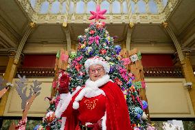 Mrs. Claus Receives Letters From Girls And Boys In Mexico City