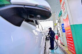 A Gas Station in Qingzhou