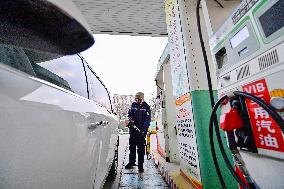 A Gas Station in Qingzhou