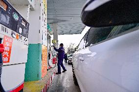 A Gas Station in Qingzhou