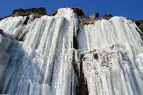 Seashore Icefalls - Vladivostok