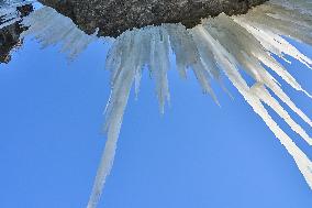 Seashore Icefalls - Vladivostok