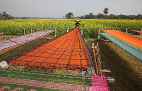 Story Of Weavers Outskirts Of Kolkata