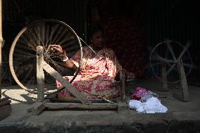 Story Of Weavers Outskirts Of Kolkata