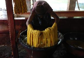 Story Of Weavers Outskirts Of Kolkata