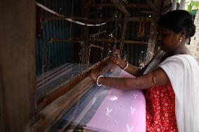 Story Of Weavers Outskirts Of Kolkata