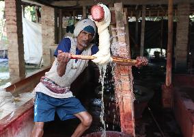 Story Of Weavers Outskirts Of Kolkata