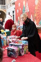 NO TABLOIDS: Christmas Gifts Distribution - Monaco