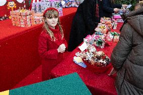 NO TABLOIDS: Christmas Gifts Distribution - Monaco