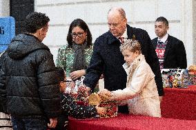 NO TABLOIDS: Christmas Gifts Distribution - Monaco