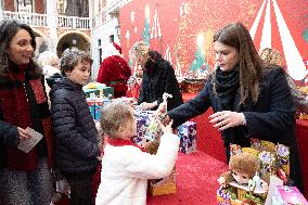 NO TABLOIDS: Christmas Gifts Distribution - Monaco