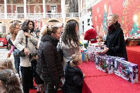 NO TABLOIDS: Christmas Gifts Distribution - Monaco