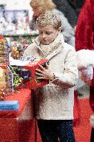 NO TABLOIDS: Christmas Gifts Distribution - Monaco