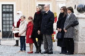 NO TABLOIDS: Christmas Gifts Distribution - Monaco