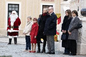 NO TABLOIDS: Christmas Gifts Distribution - Monaco