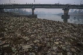 Daily Life In Kashmir