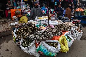 Daily Life In Kashmir