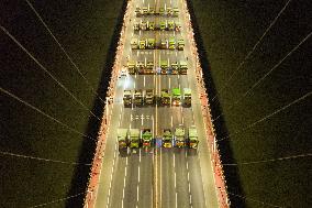 Vehicles Perform A Static Load Test on the Baguazhou Yangtze River Bridge in Nanjing