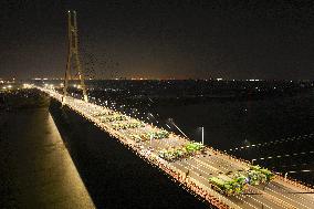 Vehicles Perform A Static Load Test on the Baguazhou Yangtze River Bridge in Nanjing