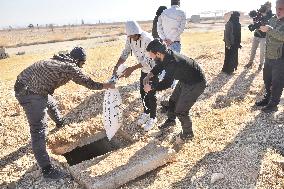 Mass Graves Damascus