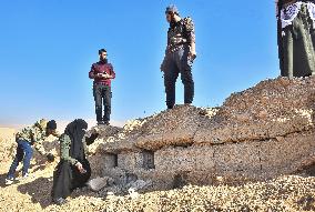 Mass Graves Damascus