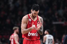 Olympiacos Piraeus v Virtus Segafredo Bologna - Turkish Airlines EuroLeague