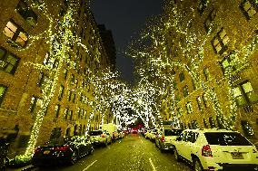 It’s Beginning To Look Like Christmas In The New York City