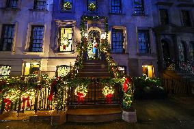 It’s Beginning To Look Like Christmas In The New York City