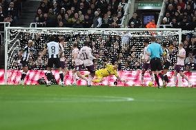 Newcastle United v Brentford - Carabao Cup Quarter Final