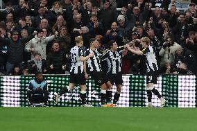 Newcastle United v Brentford - Carabao Cup Quarter Final