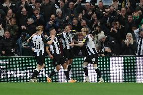 Newcastle United v Brentford - Carabao Cup Quarter Final