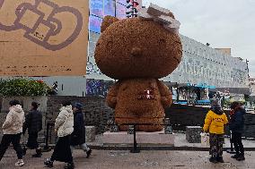 Giant Hello Kitty Sculpture in Shanghai