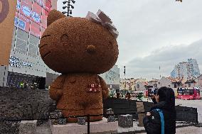 Giant Hello Kitty Sculpture in Shanghai