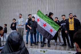 Syrians Celebrate The Fall Of Al-Assad - Izmir