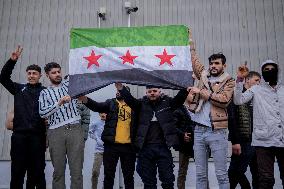 Syrians Celebrate The Fall Of Al-Assad - Izmir