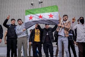 Syrians Celebrate The Fall Of Al-Assad - Izmir