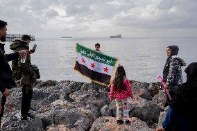 Syrians Celebrate The Fall Of Al-Assad - Izmir