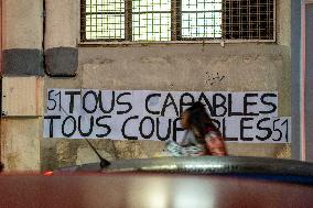 Feminist Activists At The Entrance To The Courthouse - Avignon